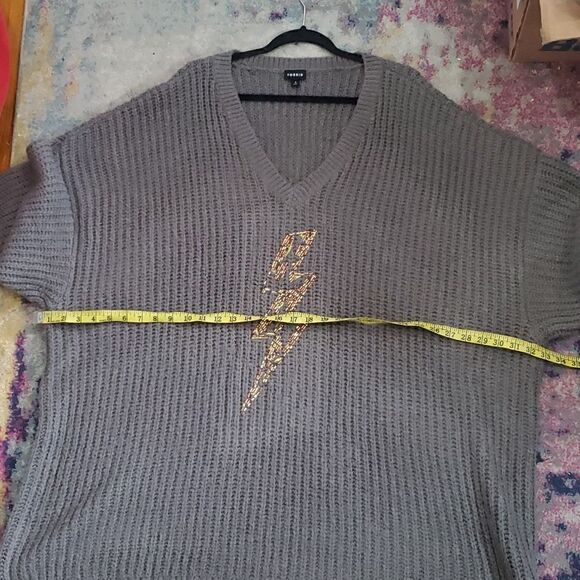 2 Torrid Sweaters Size 6X - Picture 13 of 16